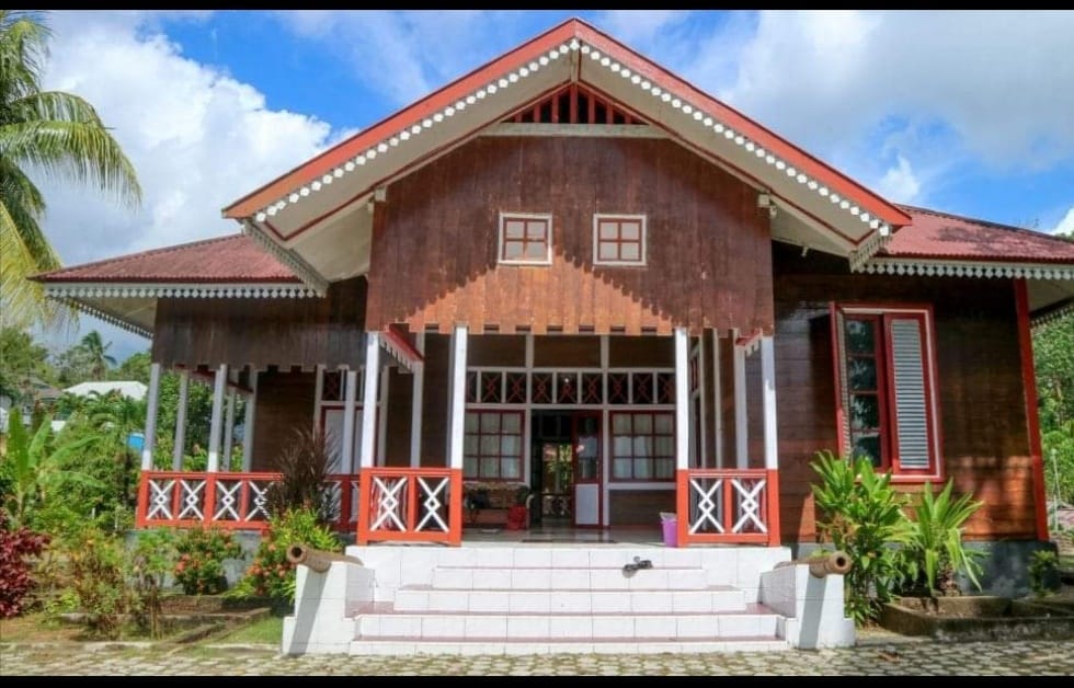 Istana Keraton Banggai