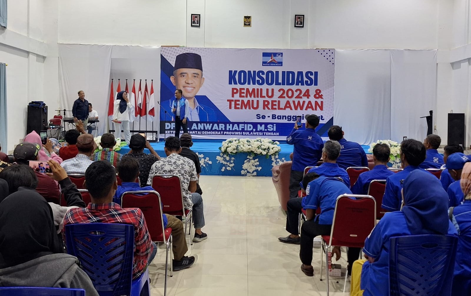 Anwar Hafid Kunjungi Banggai Laut