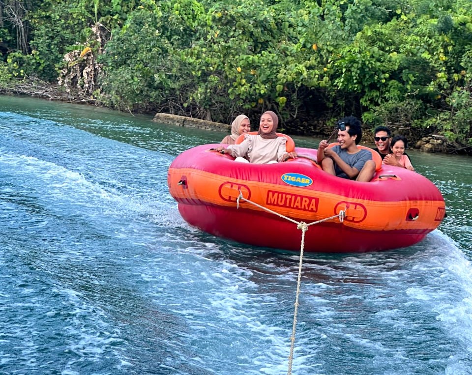 Wahana Donnut Boat